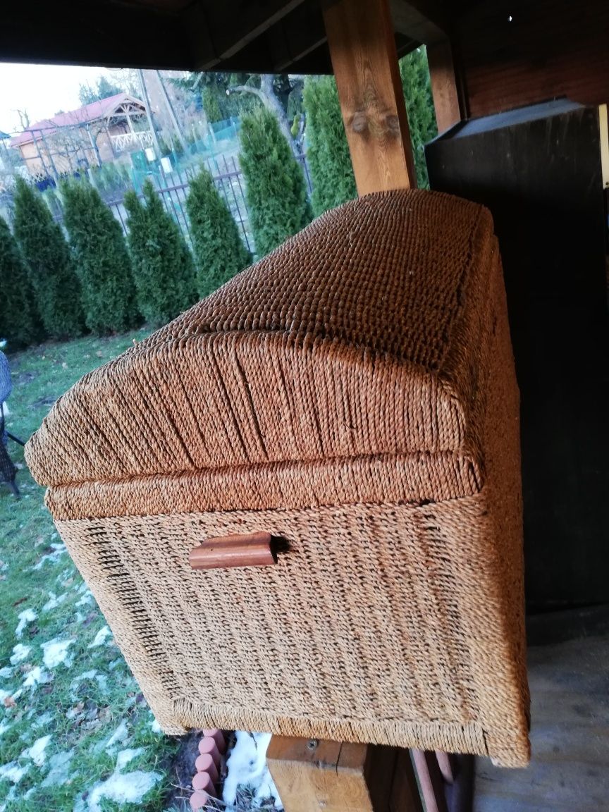 Kufer z trawy morskiej