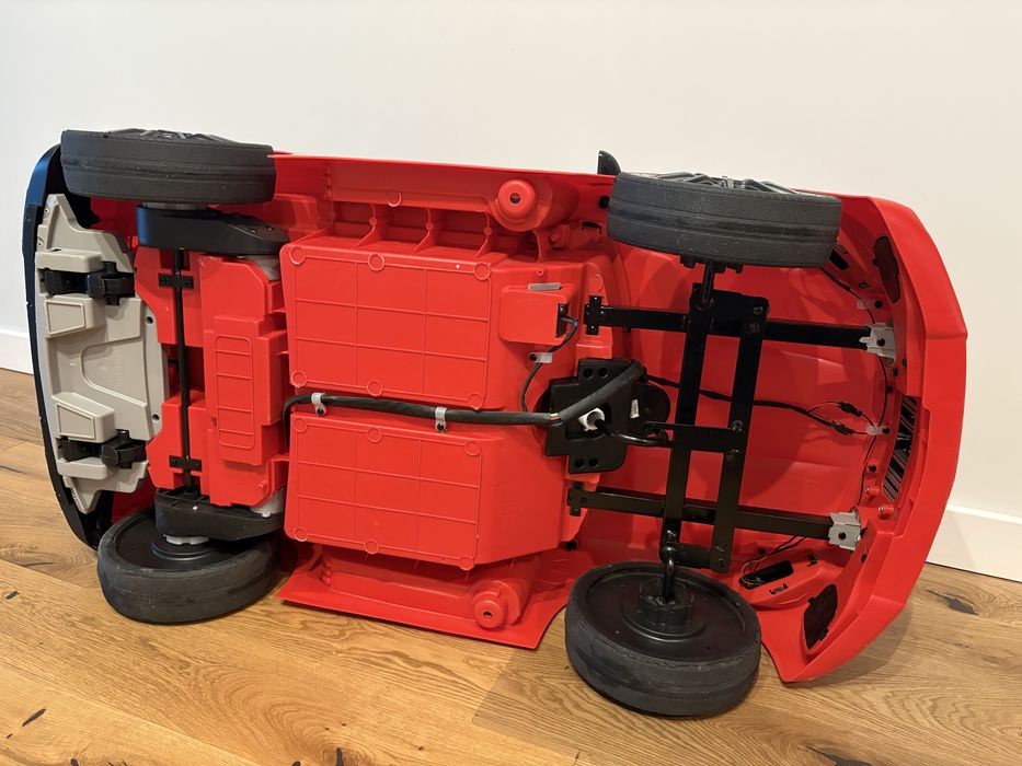 Mercedes z akumulatorem