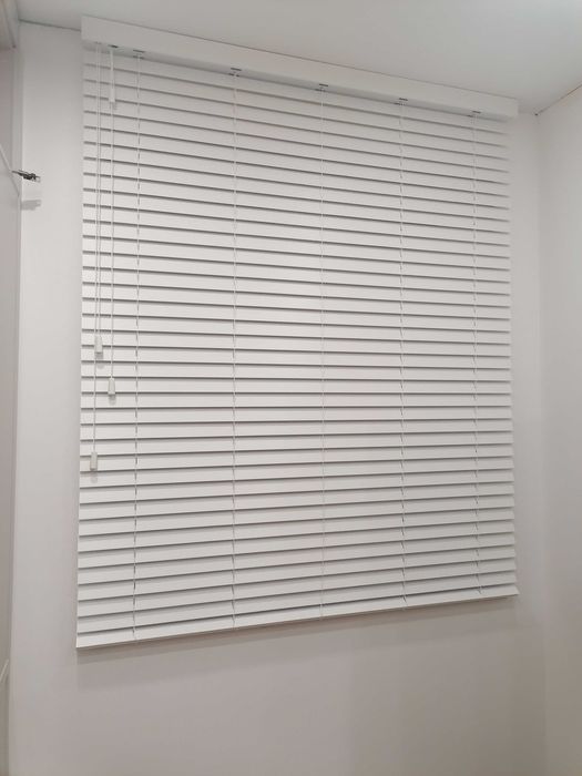 Żaluzja biała 144x175 nowa