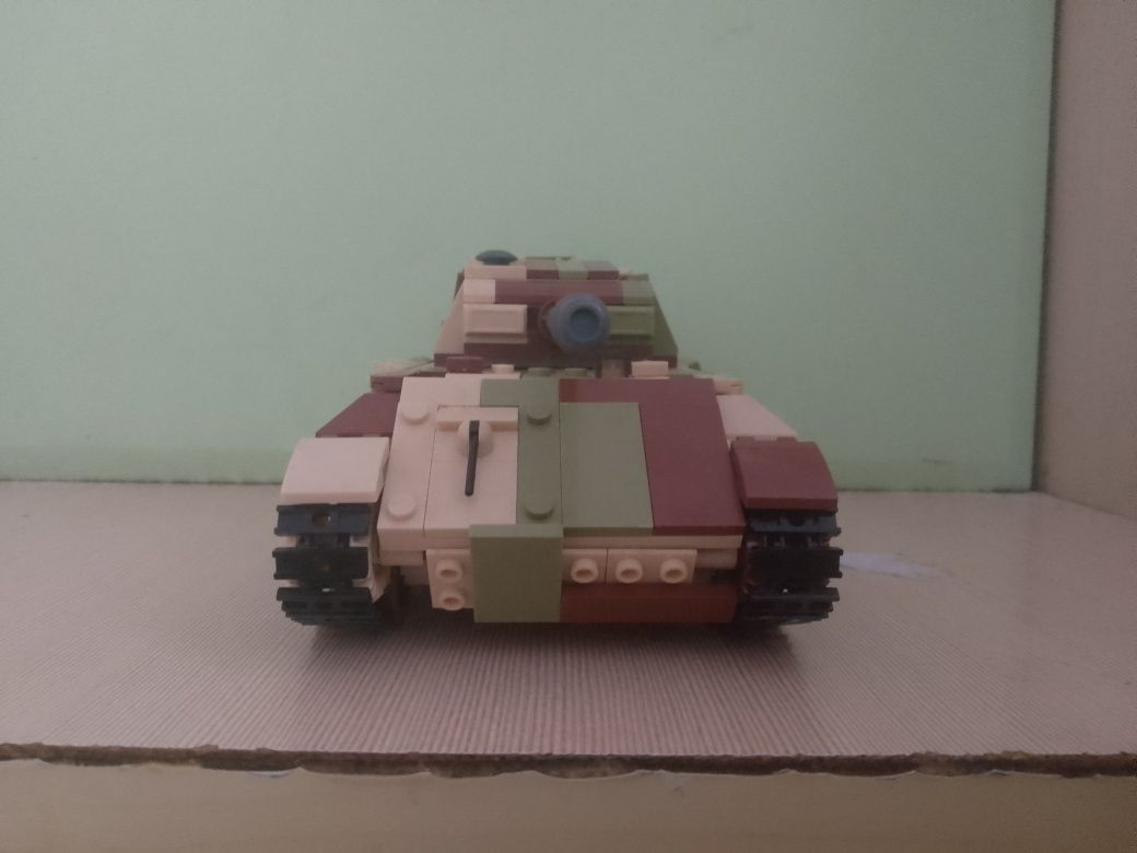 Lego військовий танк