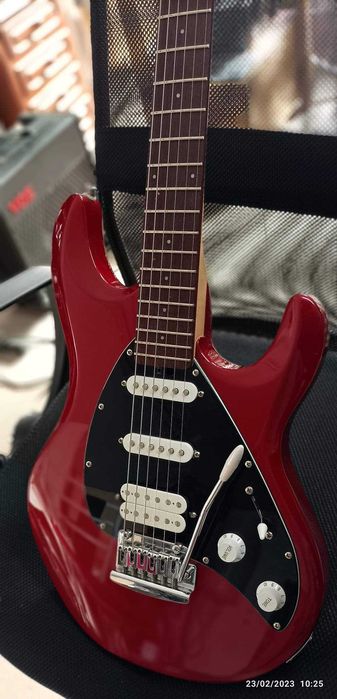 Guitarra Sterling Silhouette by Musicman
