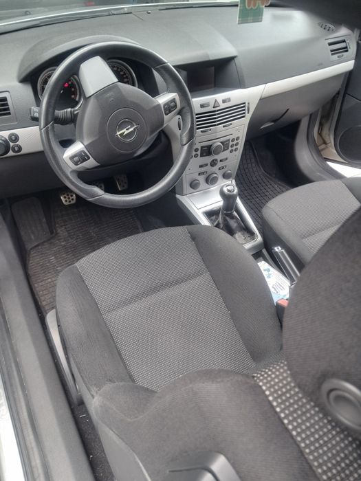Opel Astra H GTC 2005 1.6 benzyna