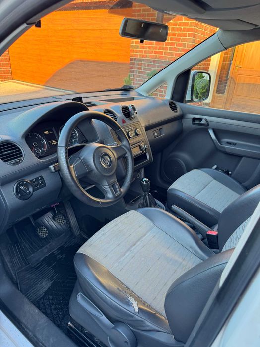 Sprzedam VW Caddy 2013r. 1,6 TDI 102KM
