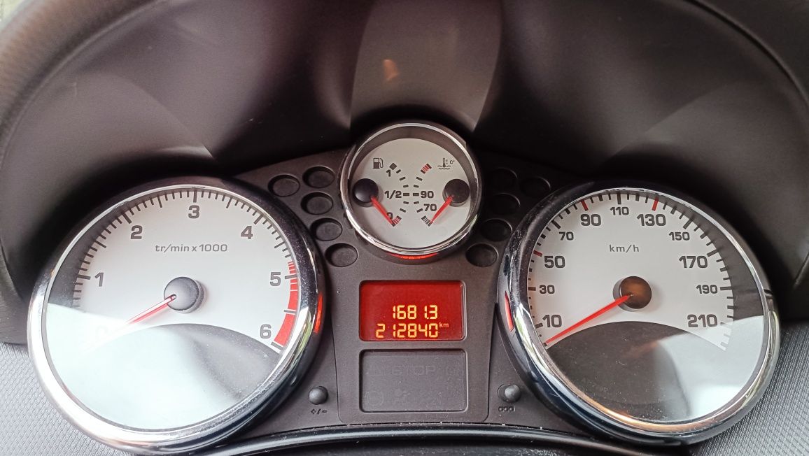 Peugeot 207 1.6 HDI 2012