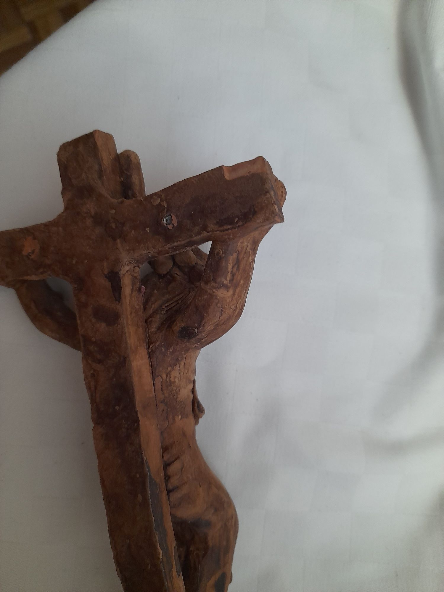 Crucifixo em cerâmica
