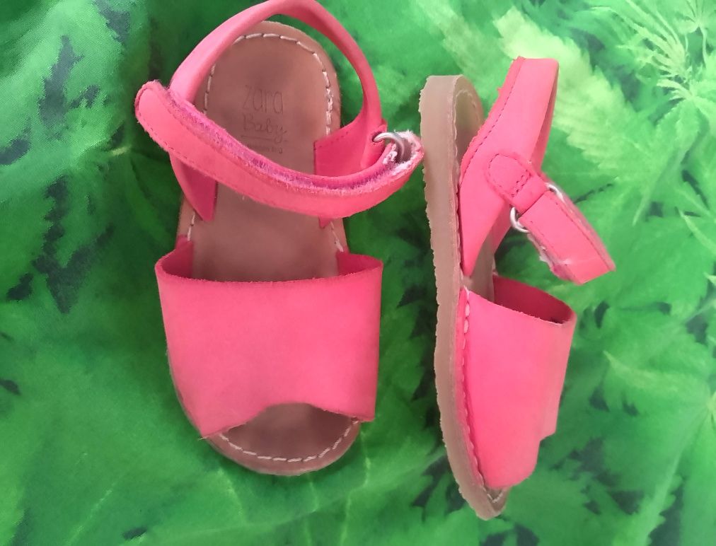 Skórzane różowe sandałki dla niemowląt dziewczynki Zara 21