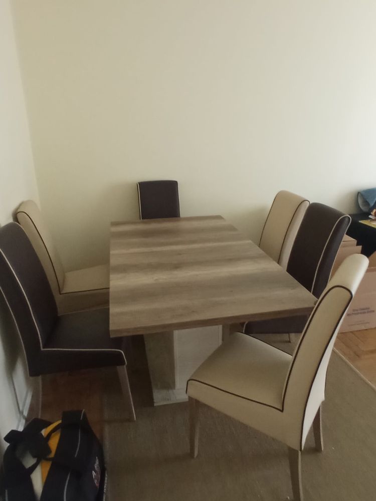 Conjunto mesa e cadeiras