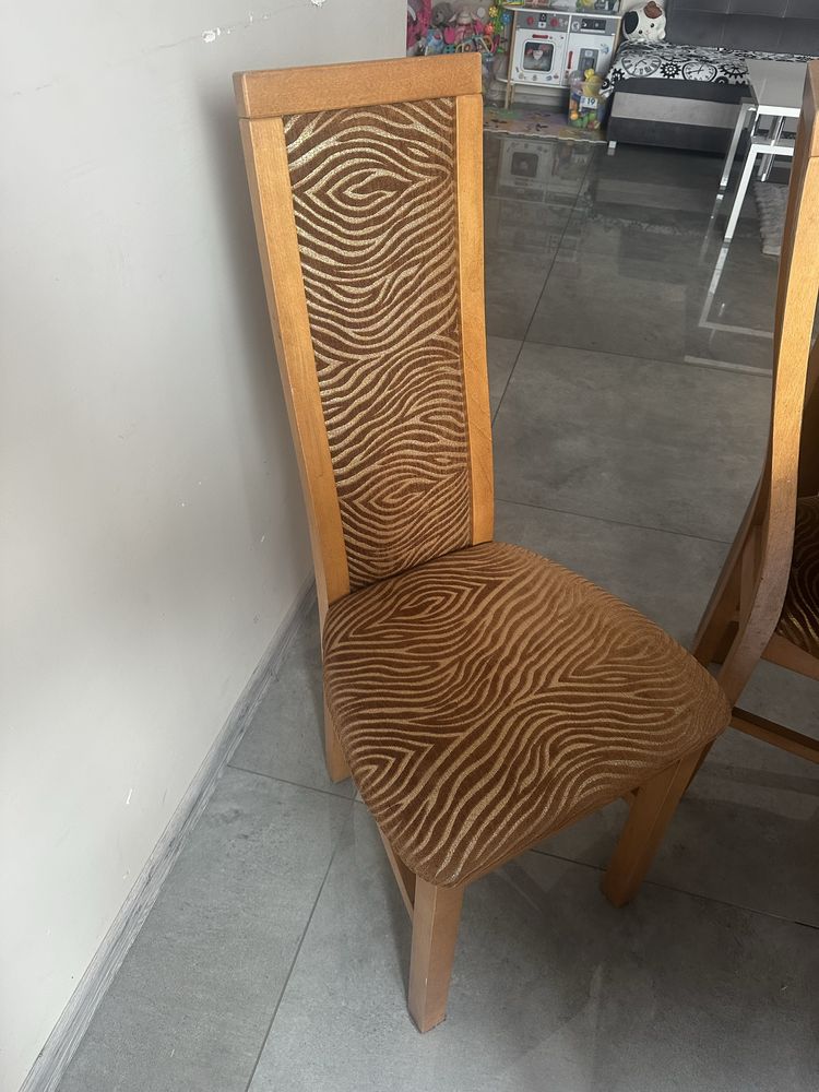 Sprzedam stol z krzeslami
