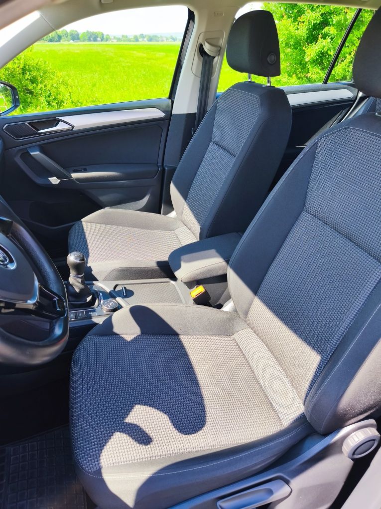 Volkswagen VW Tiguan 4motion manual asystent pasa 150km żeglowanie
