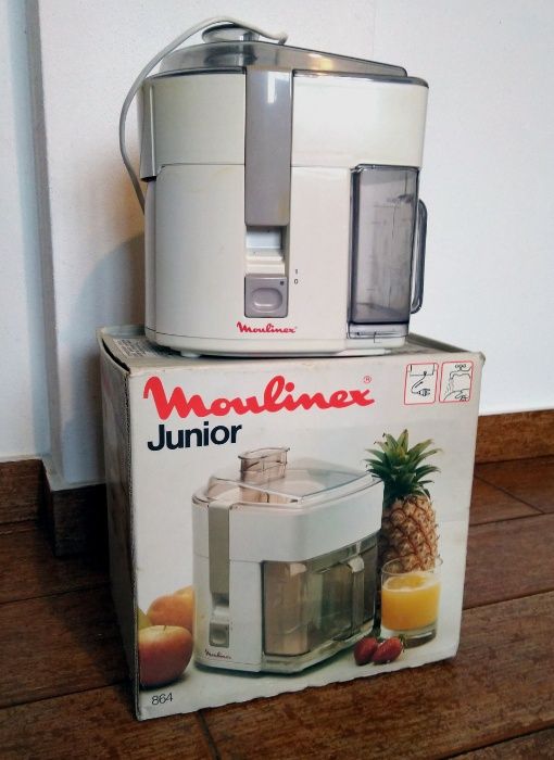 Máquina de sumos Moulinex Junior 864, na caixa
