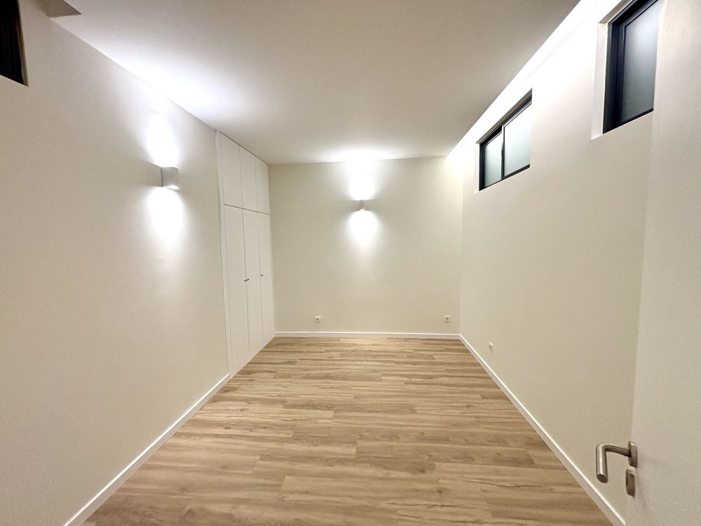 Quarto em moradia com 3 quartos para estudantes.