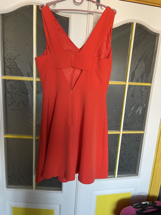 Червона сукня Reserved