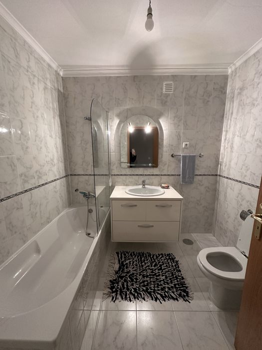 Aluga-se Apartamento Mobilado