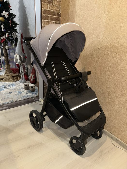 Прогулянкова коляска CARRELLO Bravo