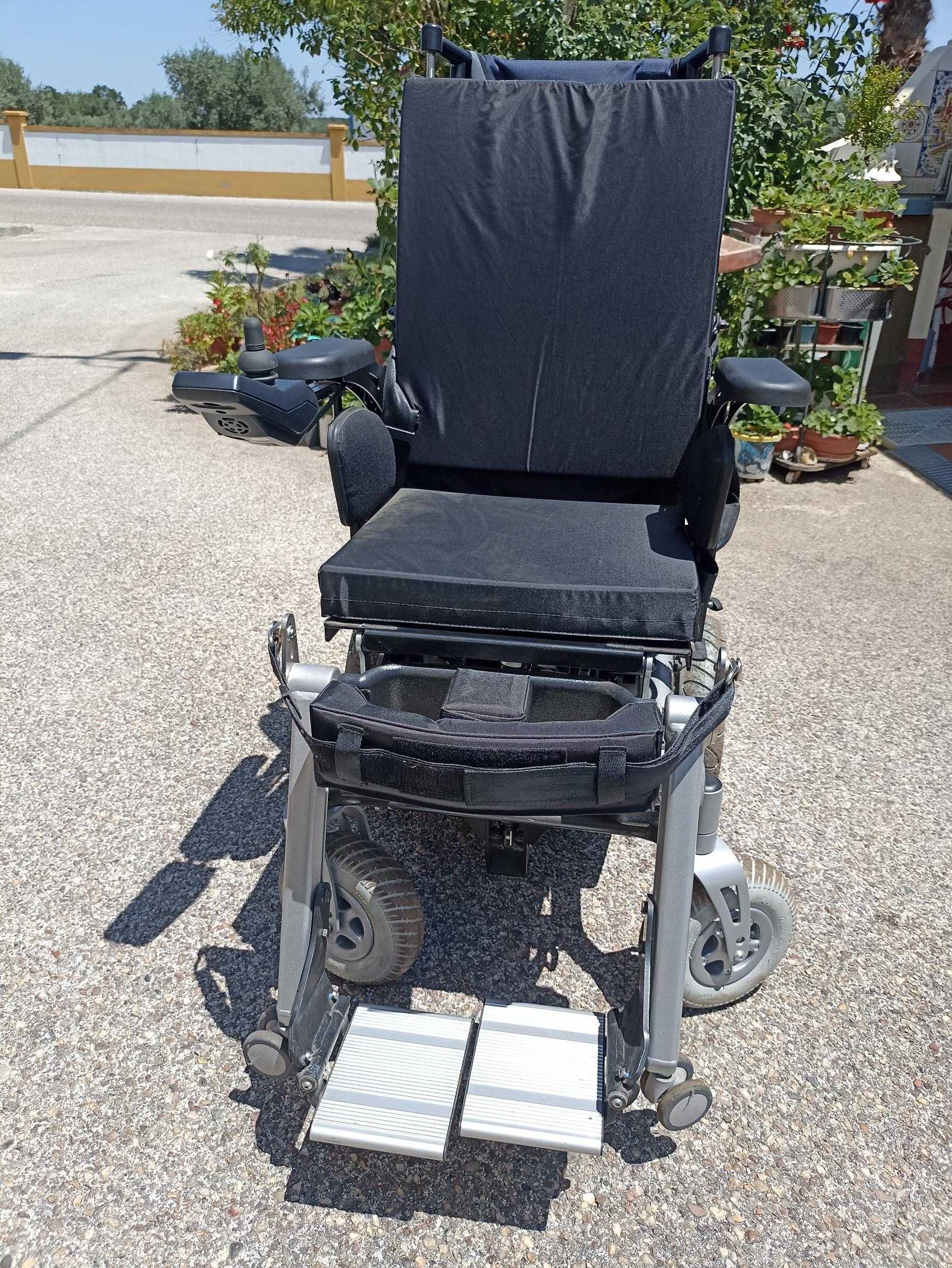 "Oportunidade" cadeira de Rodas elétrica Invacare STORM VERTIC nova.