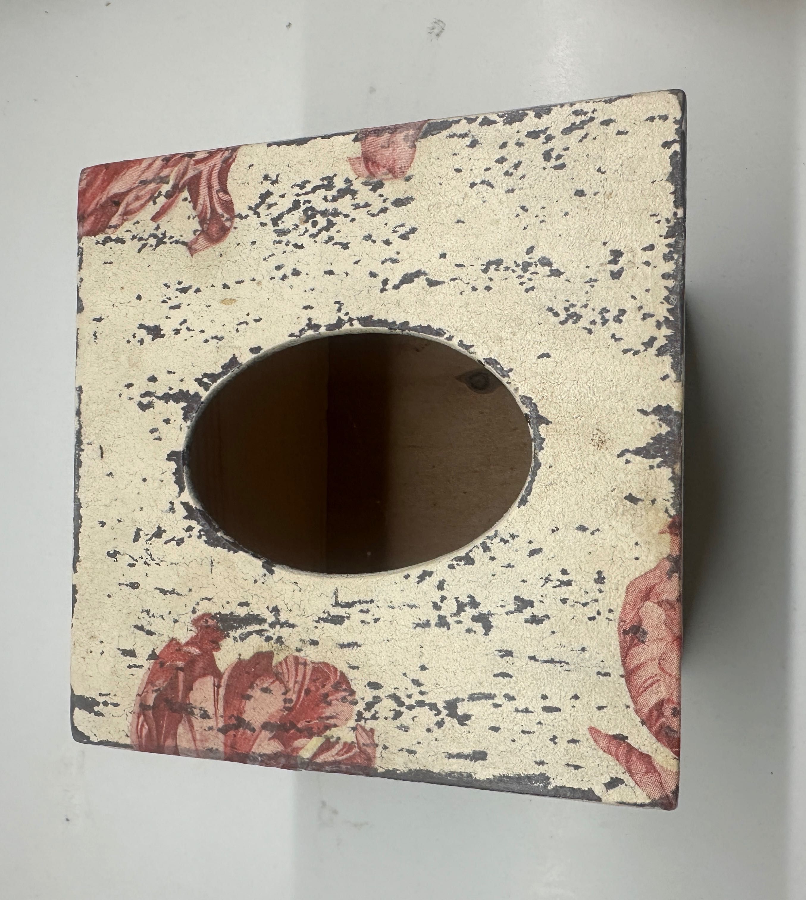 Chustecznik- pudełko do Decoupage.