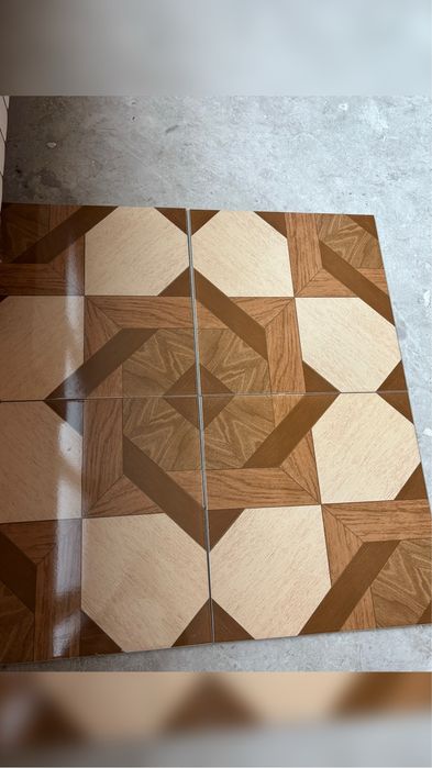 Плитка на підлогу