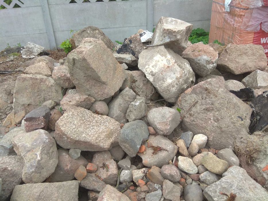 Kamienie kamień skalniak głazy głaz ogród skalny
