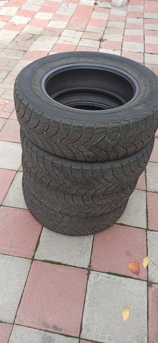Продам зимние шины Premiorri
215/65r16 98T