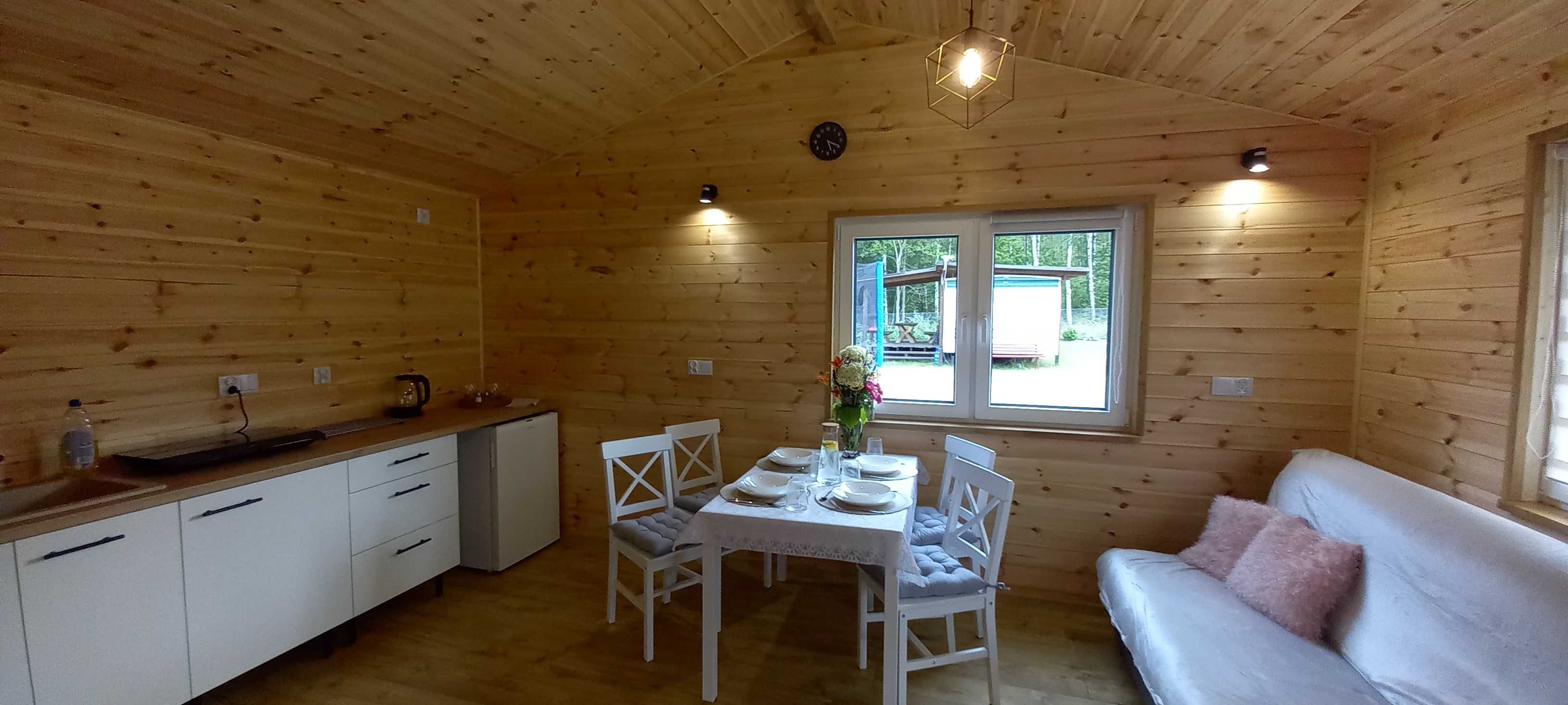 Wolne terminy wynajęcia domku 6-osobowego nad jeziorem od ręki