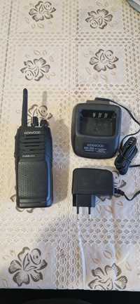 радіостанцію Kenwood TK-3701D.