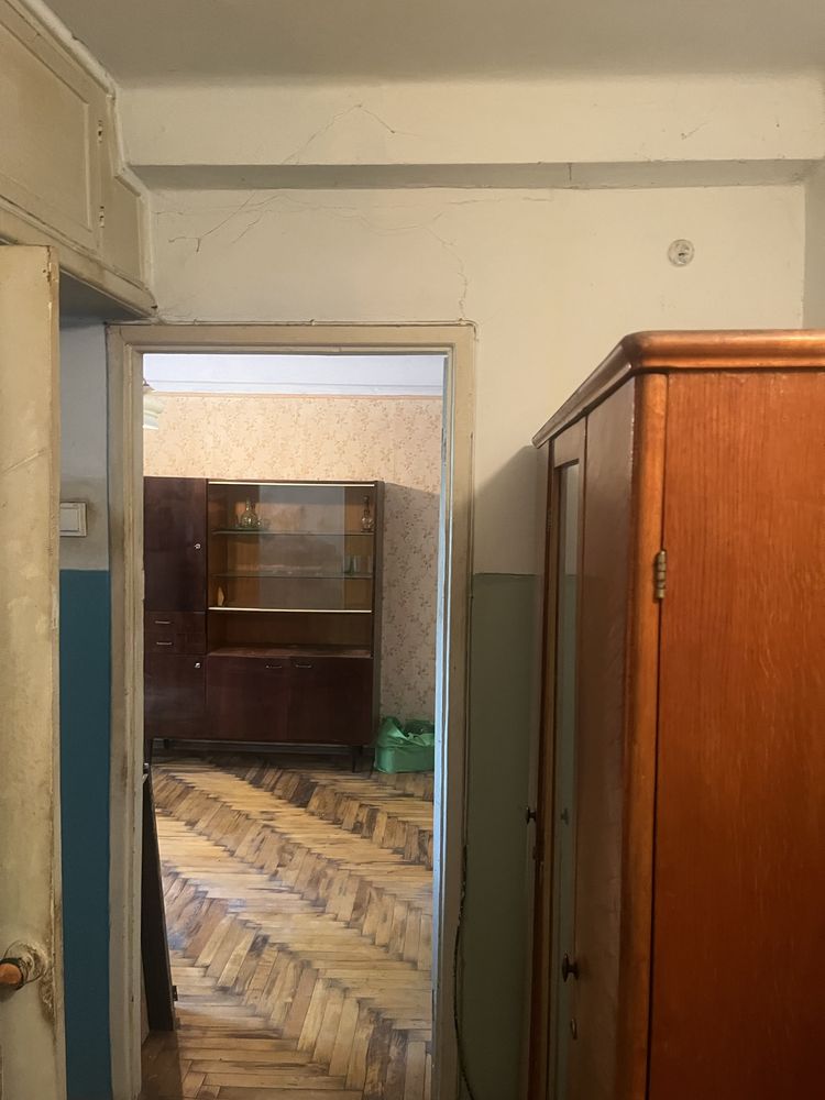 Продам 2-х кімн.квартиру Запорозького Козацтва (Бабурка)