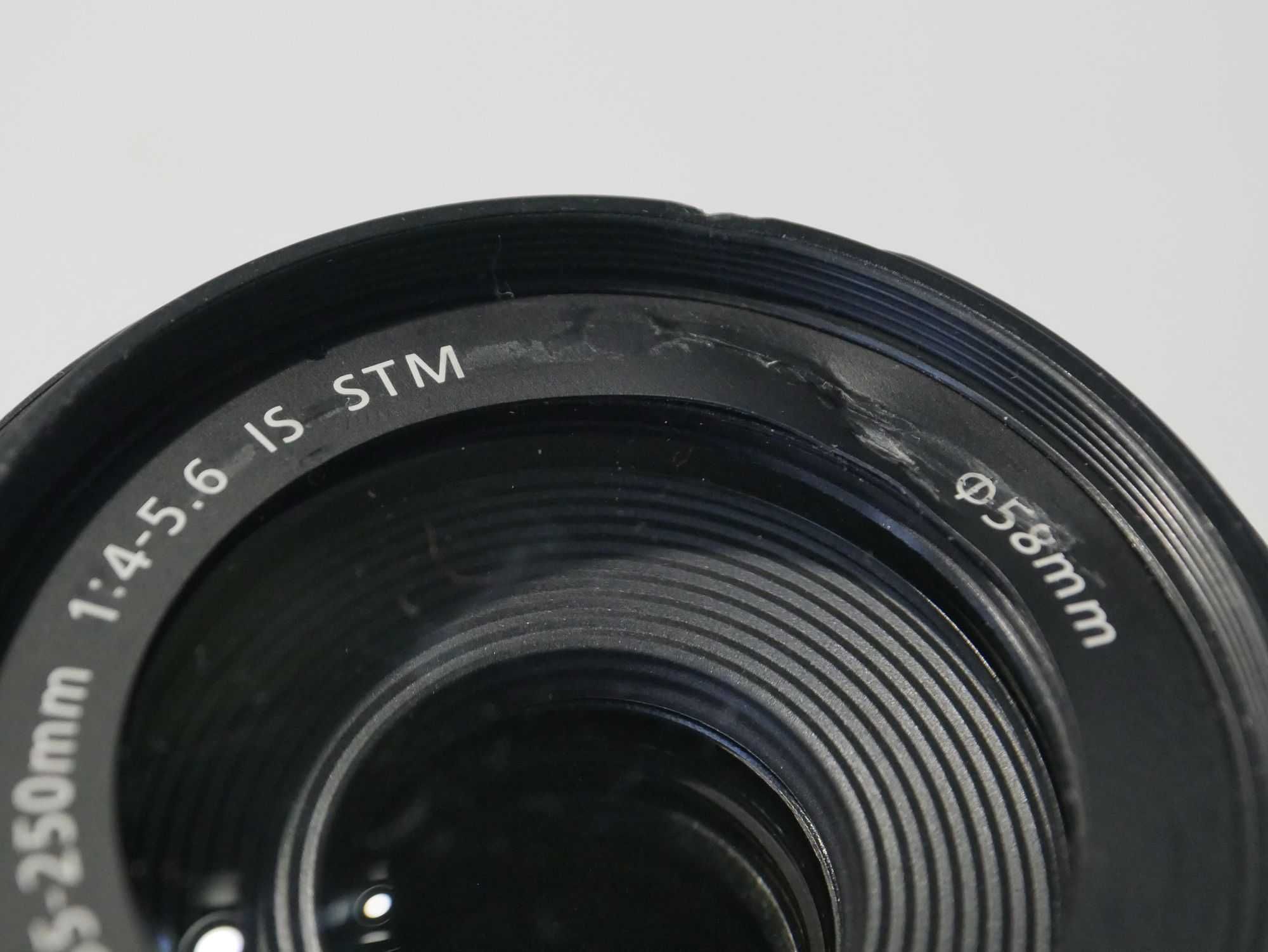 Объектив Canon EF-S 55-250mm f/4-5.6 IS STM macro