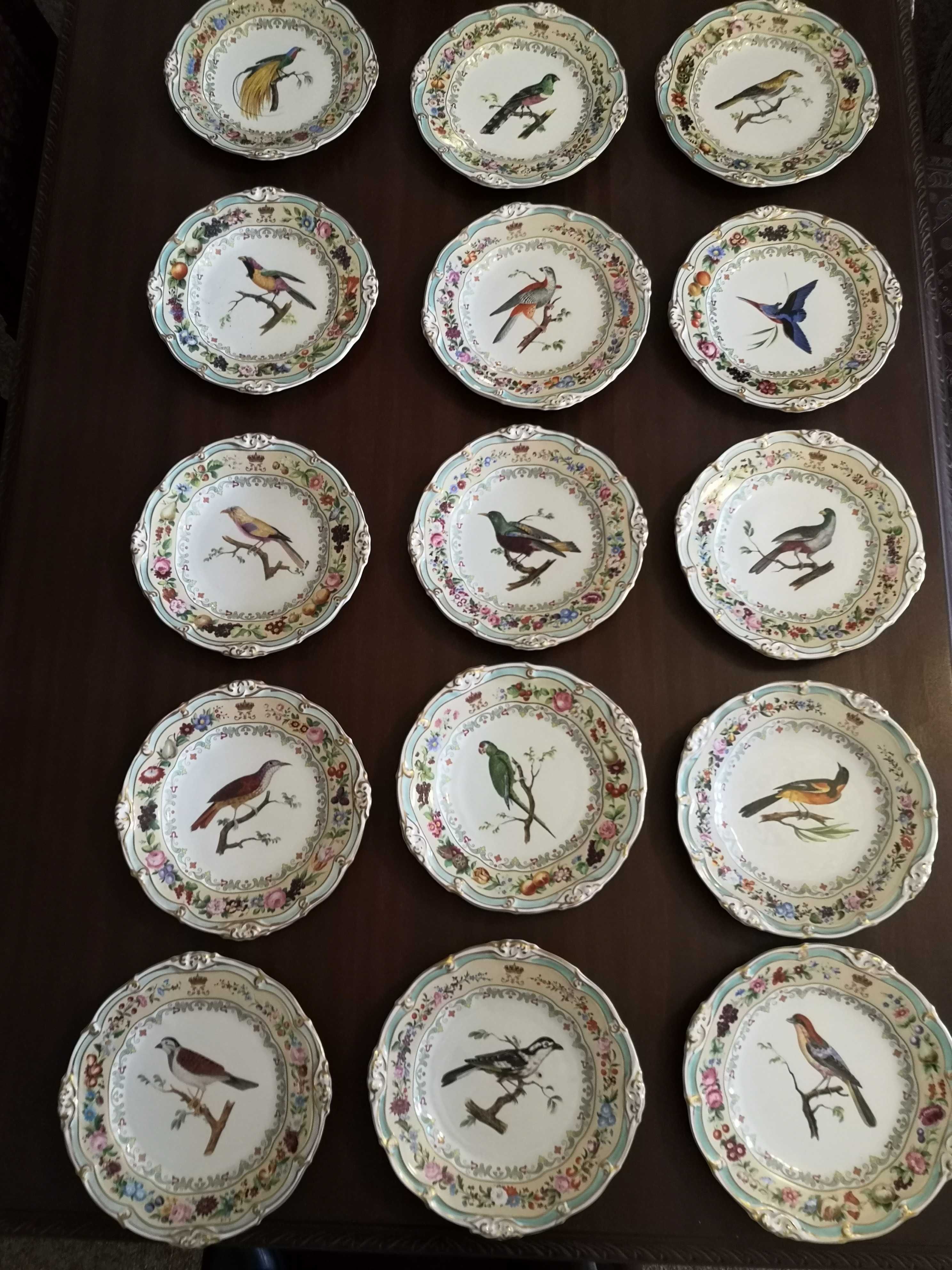 Réplica Autenticada de 15 pratos Porcelana da Rainha Dona Maria II