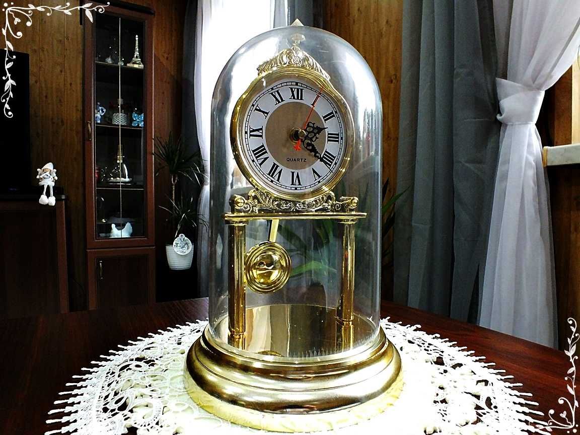 Stary 'Złoty' zegar kominkowy 34cm pod kloszem z wahadłem PRL Vintag