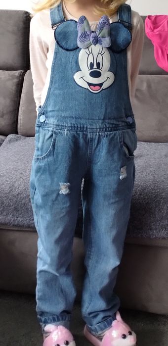 Spodnie ogrodniczki jeansowe z Minnie 122/128
