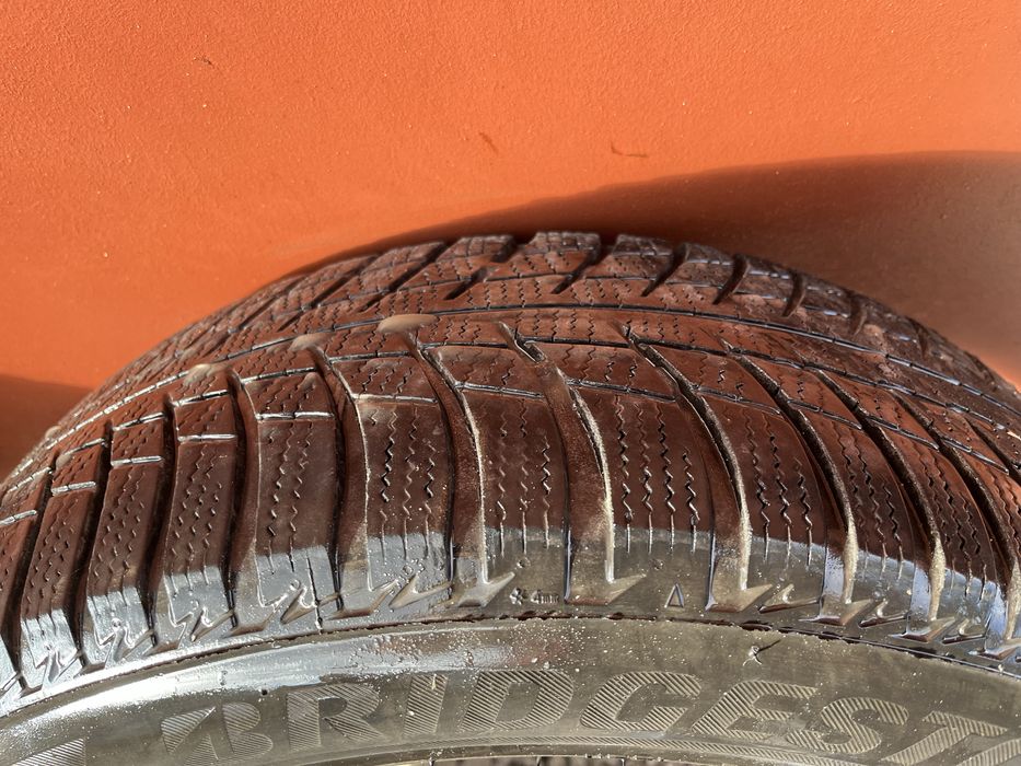 Шини зимові Bridgestone Blizzak R16 215/60