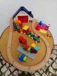 Lego comboio e hello kitty 3 anos