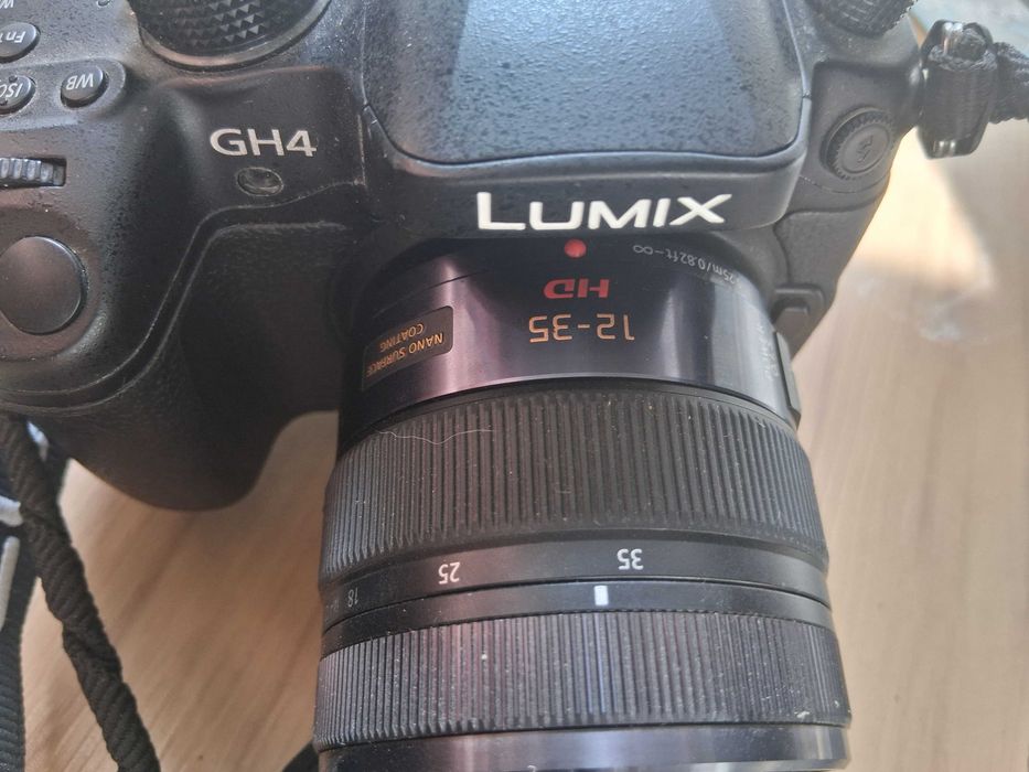 Câmara DSLR PANASONIC LUMIX GH4 + LENTE 12-35 f 2.8 Fixa COMO NOVA