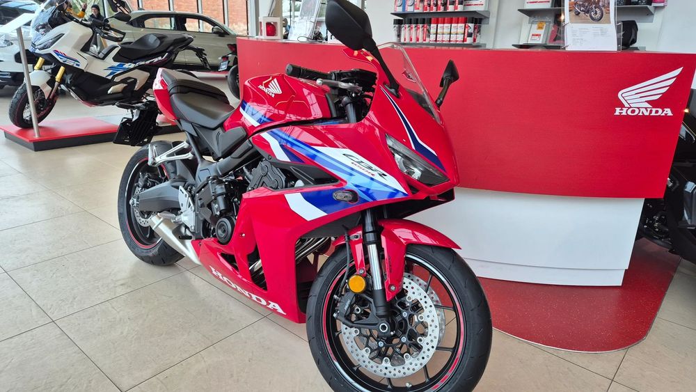 Honda CBR CBR 650 R E -Clutch ---dostępna w salonie od ręki---