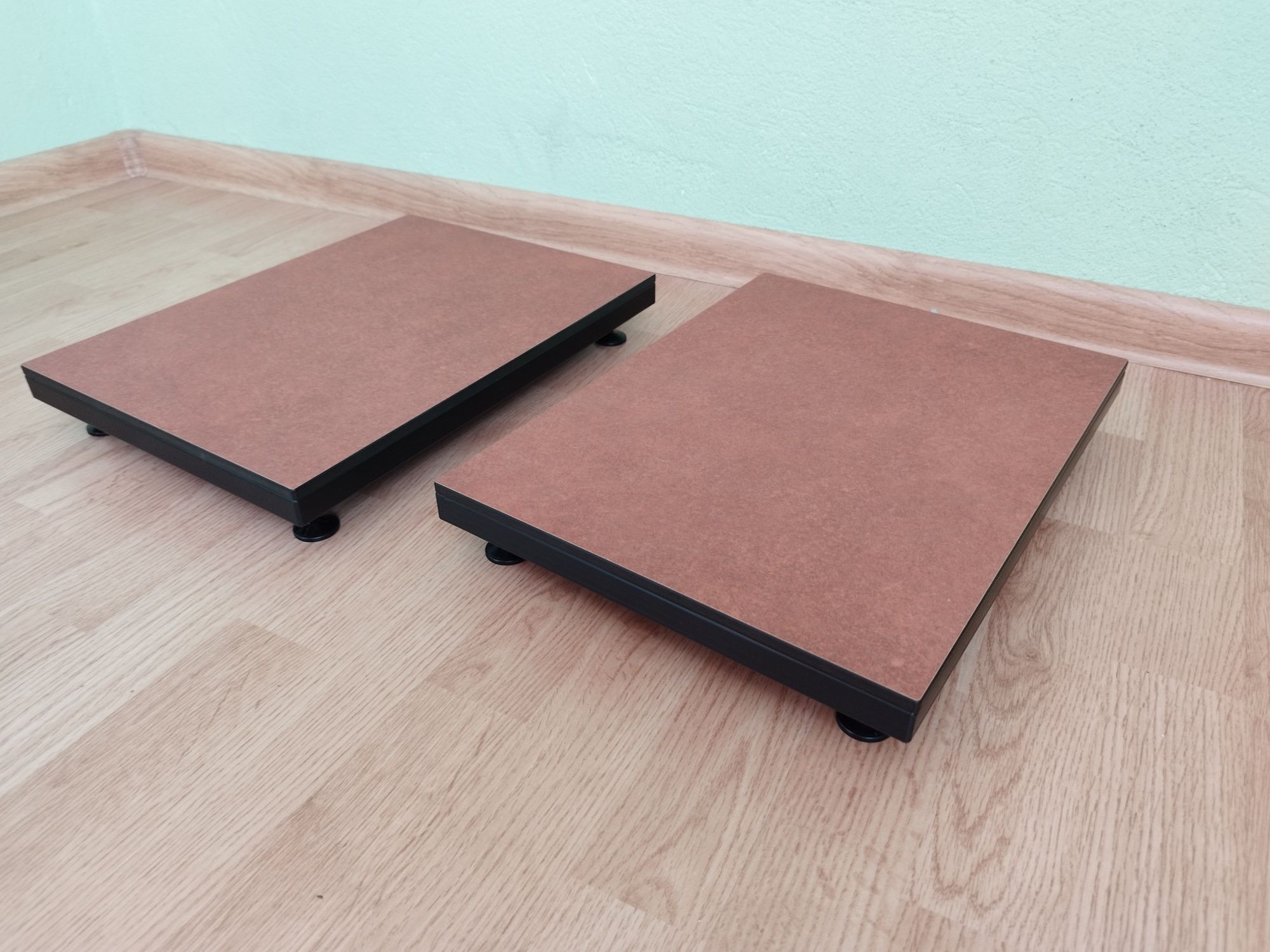 Podstawki audiofilskie M&K Classic Base 40x30cm