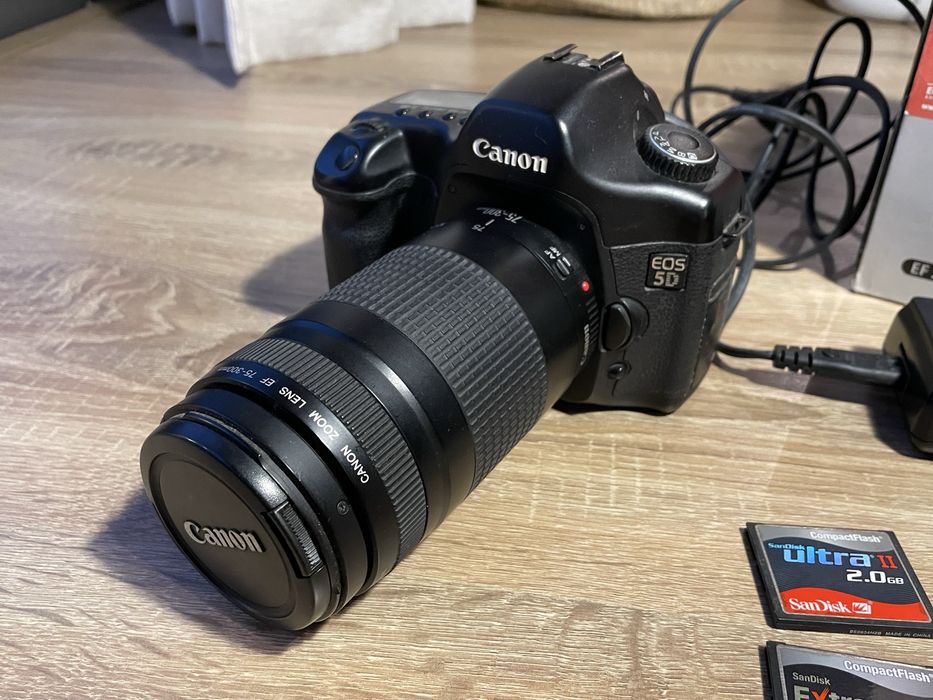 Canon EOS 5D Mark I + Lente Canon Zoom EF 75-300 f4-5.6