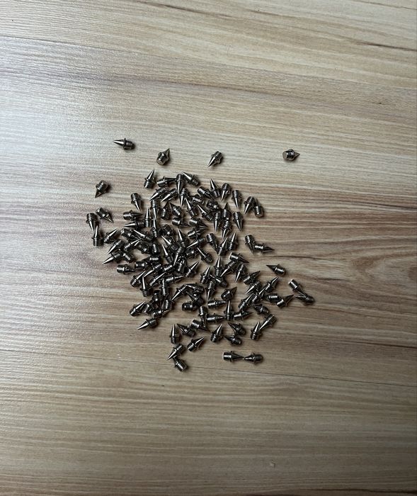 Stalowe wkręty do kolców lekkoatletycznych 7mm NOWE