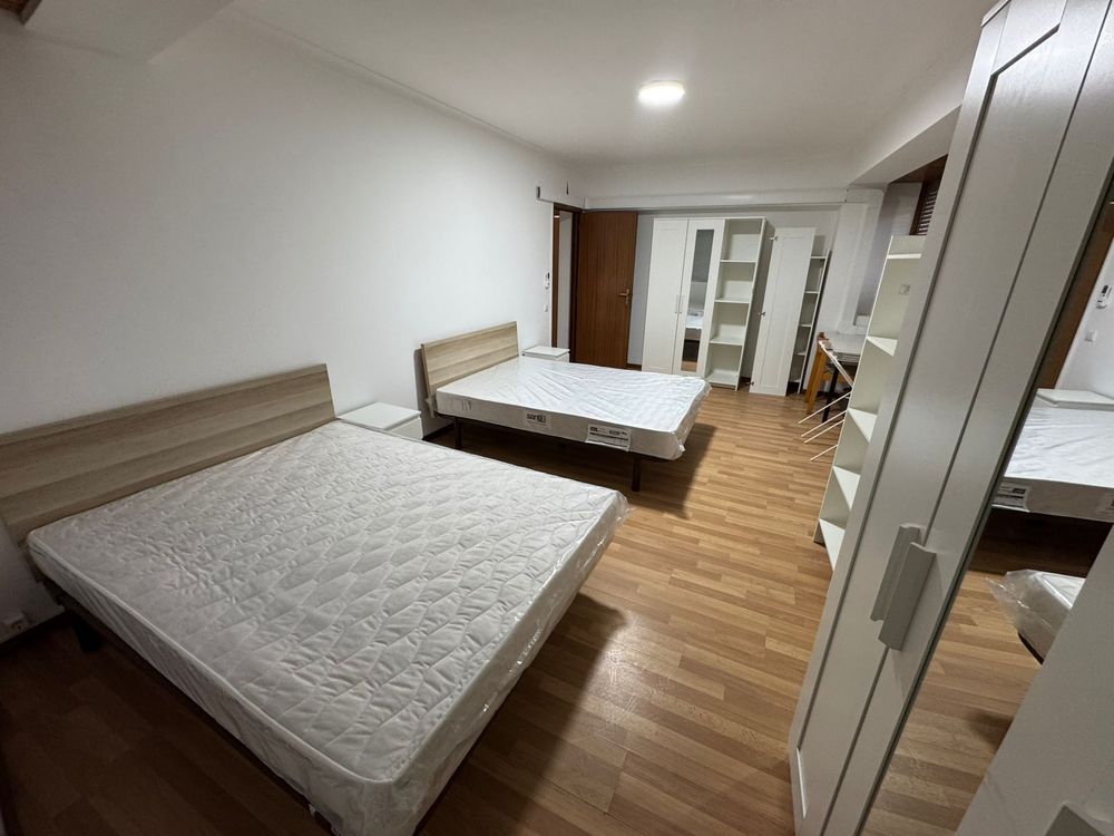 Alugo quarto Duplo Meninas 200€ por pessoa