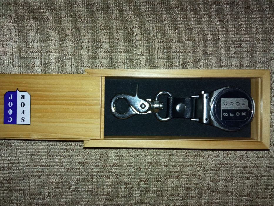 На подарок! НОВЫЕ часы Quartz эксклюзивные подарочные SFOR