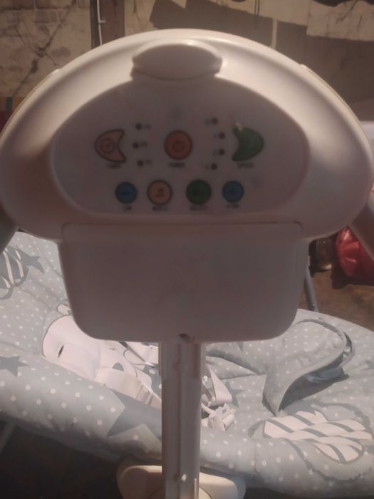 Leżaczek bujaczek elektryczny na baterie