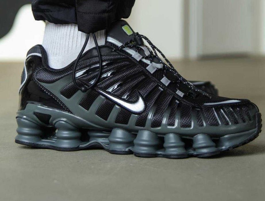 Унисекс белые кроссовки Nike Shox TL чорні кросівки найк шокс тл серые
