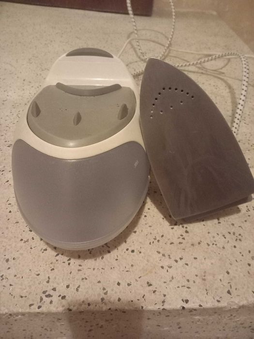 Ferro de engomar com caldeira