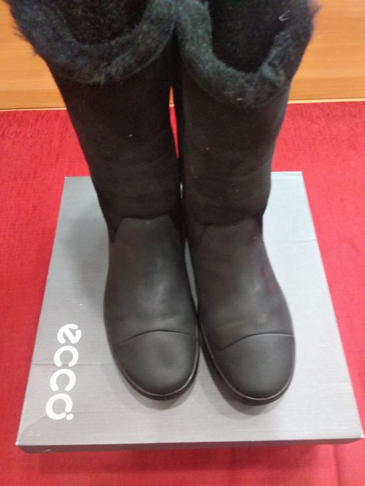 Продам женские зимние сапоги ECCO