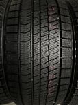 235/45/17 R17 Bridgestone Blizzak Ice 4шт новые