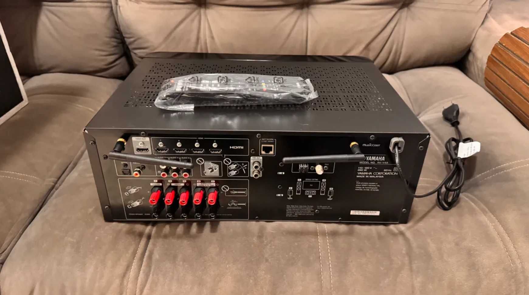 Yamaha RX-V4A - amplificador com streamer