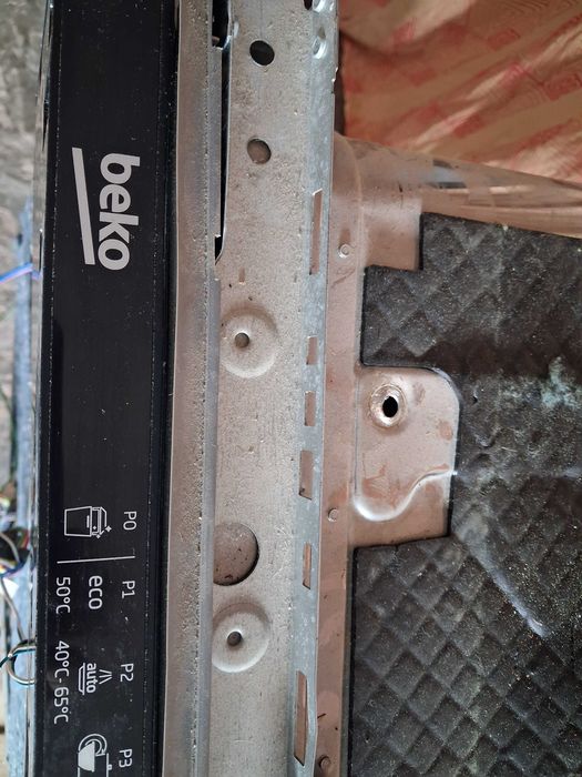 Продам посудомойную машину BEKO на запчасти