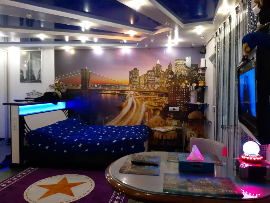VIP "New-York" з каміном + вихід до Ютюба на початку Троєщини
