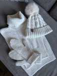 Bialy zimowy komplet czapka komin rekawiczki welna merino, moher