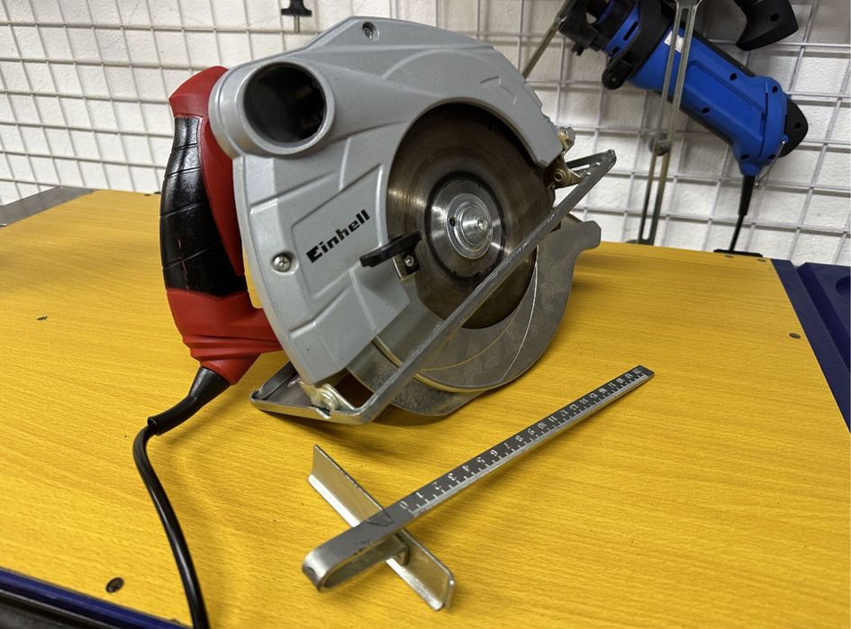 Ручна дискова пила Einhell TC-CS 1400