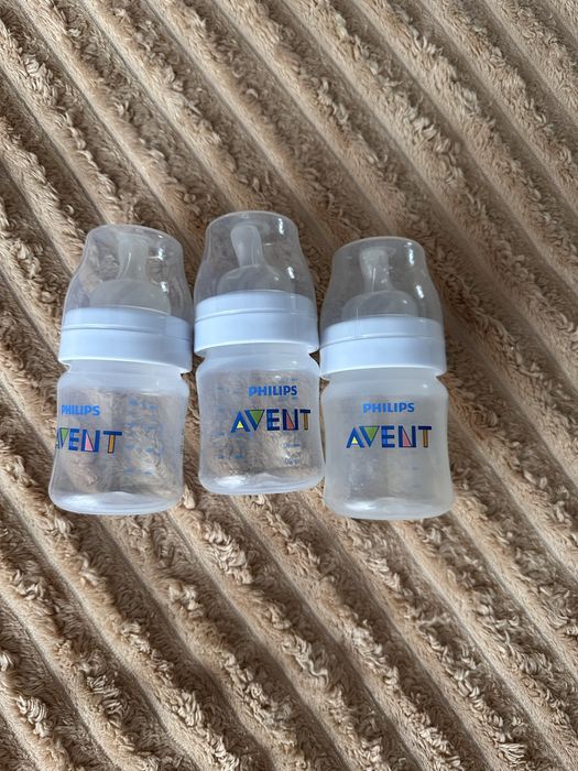 Дитячий одяг (пляшечки, іграшки та памперси у подарунок)